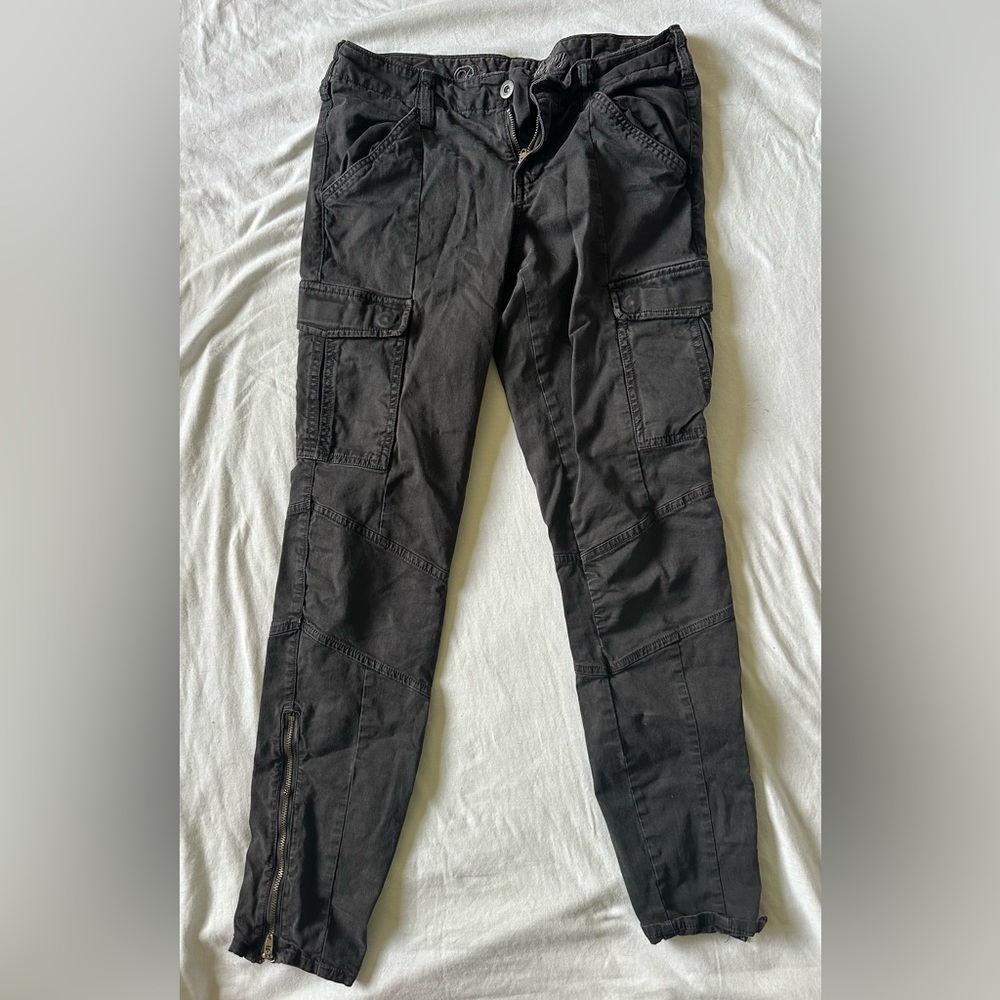 woman’s  Black Cargo Pants